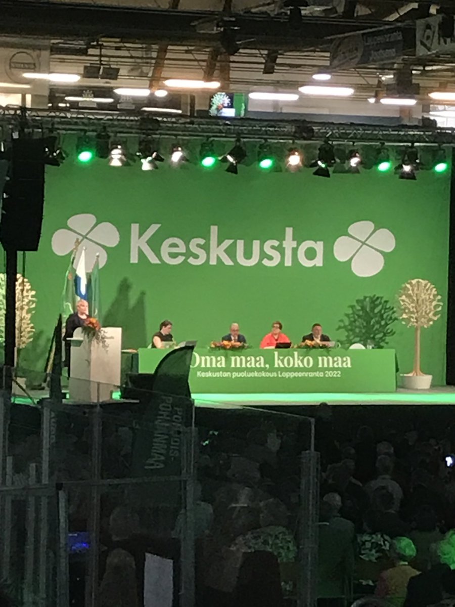 ”Eletään ihmisiksi luonnon kanssa” sanoi ⁦@AnnikaSaarikko⁩ linjapuheessaan. Luontokadon kääntäminen tarvitsee meitä kaikkia ja on Suomelle mahdollisuus eikä uhka. #togetherpossible #naturepositive #keskusta ⁦@WWFSuomi⁩