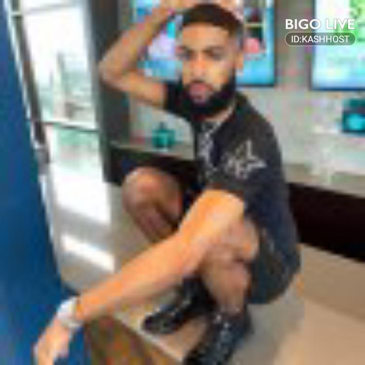 Disciplenew10's tweet photo. 𝐊𝐀𝐒𝐇𝐉 ⭐️ invites you to a party! #BIGOLIVE https://t.co/hST1ZjiKzi https://t.co/ESwZbjqO3t