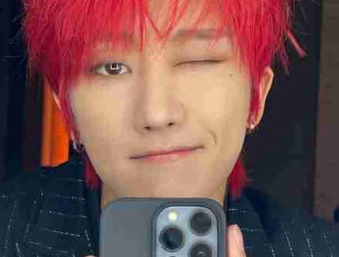 MINGHAO IS NOW ON VLIVE

vlive.tv/video/285452