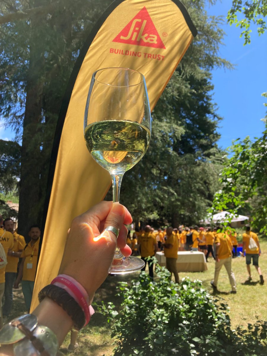 Raquel_Acosta_R's tweet photo. #SikaDay2022 #TeamBuilding #liderazgoyseguridad gran día pasamos @SikaSpain por fin pudimos juntarnos todos https://t.co/5oSMKimIrV