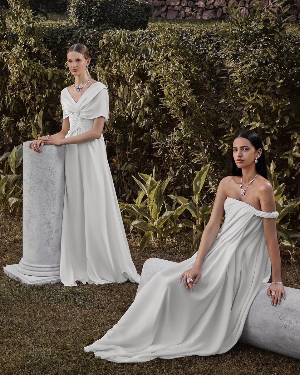 Dior's tweet photo. Models from the presentation of the new 'Dior Print' #DiorHauteJoaillerie collection by Victoire de Castellane, wore elegant #DiorCouture gowns by Maria Grazia Chiuri in this ethereal staging, reminiscent of a neoclassical painting, to enhance the couture inspired jewels. https://t.co/C1c4OvdmDB