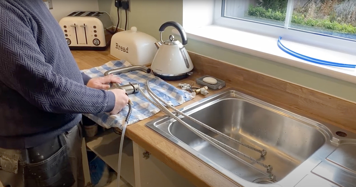 INTUEvolution's tweet photo. INTU boiling water taps, tanks and filters are designed so they are easy to install. Any plumber or competent DIYer can fit them
Our own Techy Dave shows just how easy it is π https://t.co/TUX1WnMRO1
#plumbers #hotwatertap #INTUEvolution #instanthotwatertap #homeimprovements https://t.co/nU5gum48yy