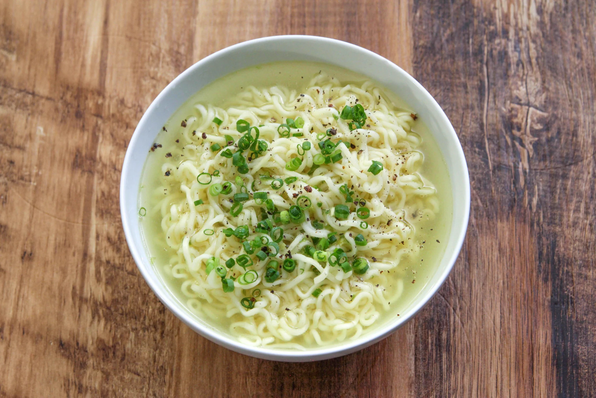 このアレンジは夏にぴったりそう！電子レンジで作れちゃう、「サッポロ一番塩らーめん」のアレンジレシピ！