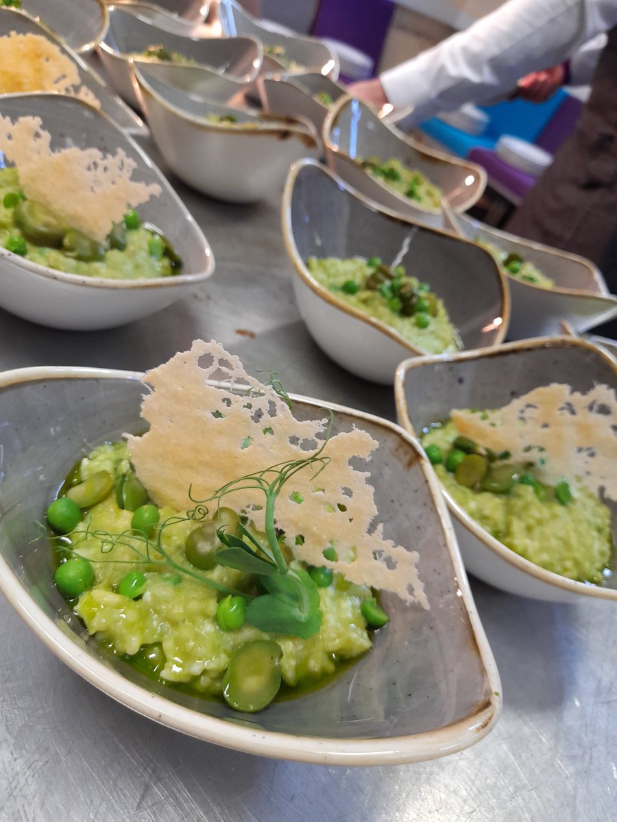 peryer's tweet photo. Great event last @Mount_Kelly using local produce and great for the team to get to do something a little different  #greatfood  #freshisbest  @Thomas_Franks_ https://t.co/7rsUJN9H2T