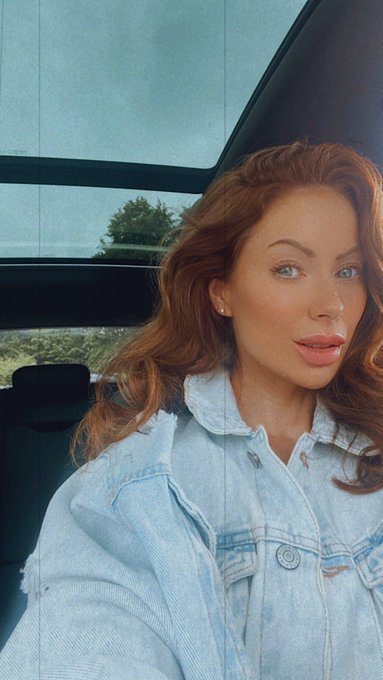 Think curly was the winner 🥰  1,2,3 or 4 - can&rsquo;t decide which to post on IG - follow me there if you<a href="/tag/girlsthatlift"class="tags"><span>#girlsthatlift</span></a><a href="/tag/strongnotskinny"class="tags"><span>#strongnotskinny</span></a><a href="/tag/bootygains"class="tags"><span>#bootygains</span></a><a href="/tag/mindsetmatters"class="tags"><span>#mindsetmatters</span></a>