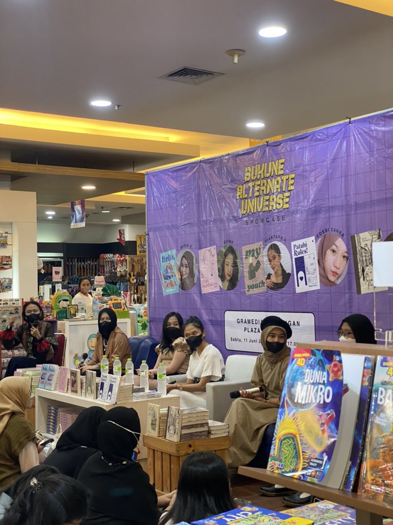 bukanjeruk's tweet photo. @sunsteIIar @ijoscripts @geeantara @auriesa @yyour__aa @bukune OMGG KALIAN SEMUA CANTIK BANGETTTTT🥹🥹🫶🏻🫶🏻 https://t.co/3MRErKfkPy