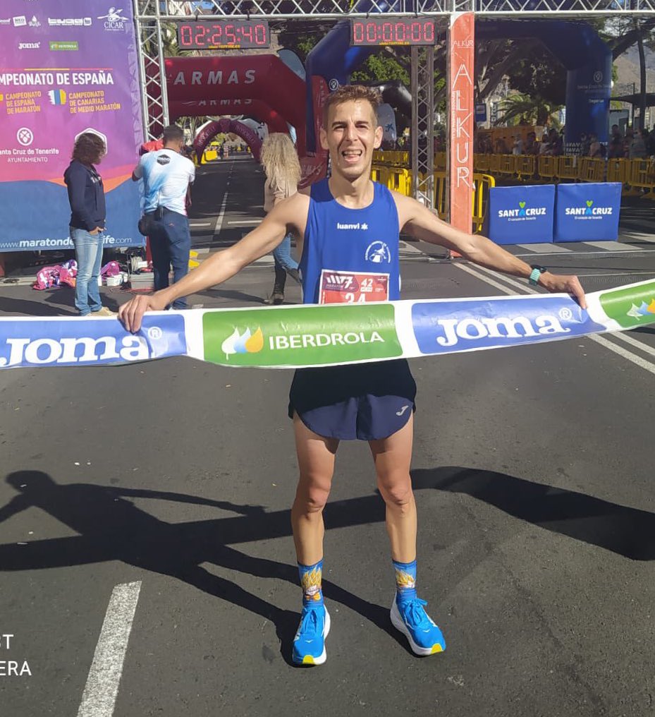 ¡Ya conocemos el nombre del nuevo campeón de España de 50km!

👏🏼 CARLOS GAZAPO 👏🏼
Tiempo oficioso ⏱ 03:00:07

Noviembre 2021 🥇 Campeón 🇪🇸 Maratón

Junio 2022 🥇 Campeón 🇪🇸 50km 

¡Enhorabuena! 🔗 chiptiempo.com/resultados/?ev…