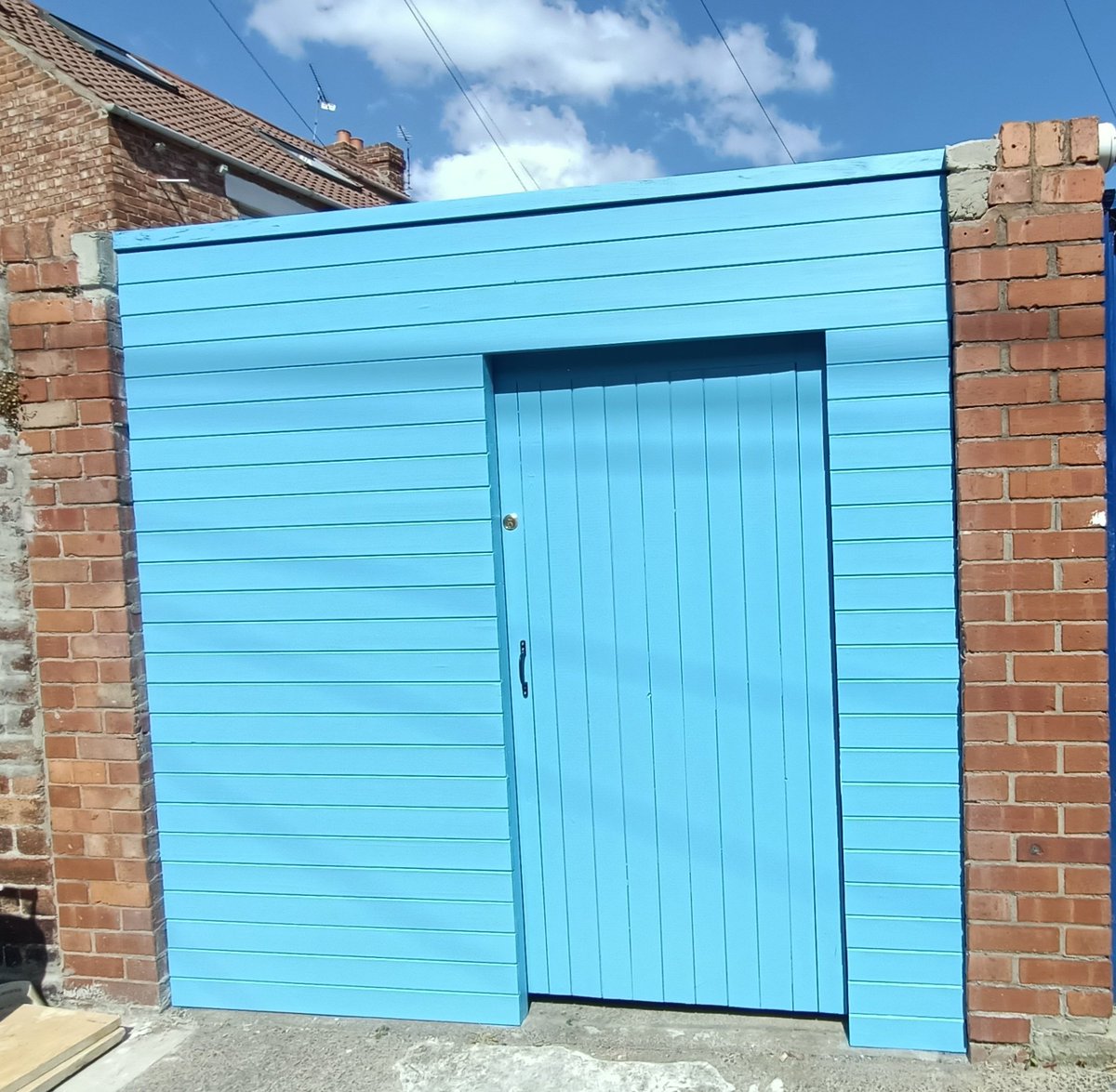 brooksdecor71's tweet image. Built this for my brother as gates had blown off during the storms a few months ago, got round to painting them yesterday with @ZinsserUK BIN for the Knots then 3 x Allcoat Satin in St Giles Blue