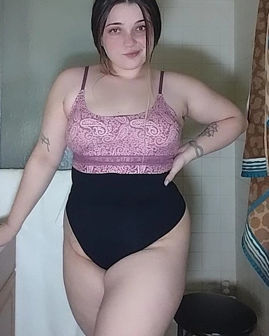 Omg A Thick Chubby Girl 😏 . . . . . https://t.co/mRjayecgFJ