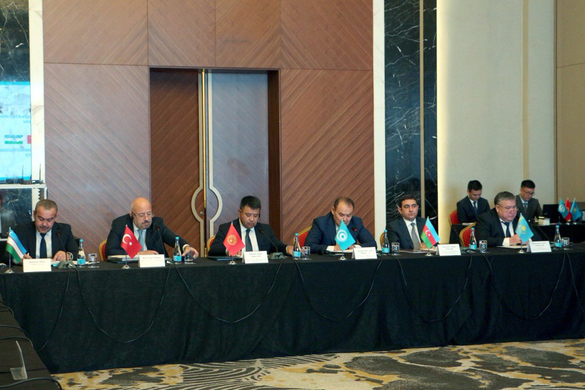 AzGomruk's tweet photo. Qırğızıstanın paytaxtı Bişkek şəhərində Türk Dövlətləri Təşkilatı Gömrük Xidməti Rəhbərlərinin 8-ci iclası keçirilib.

Ətraflı: https://t.co/yYRa2zhRtb https://t.co/RERFavWvHE