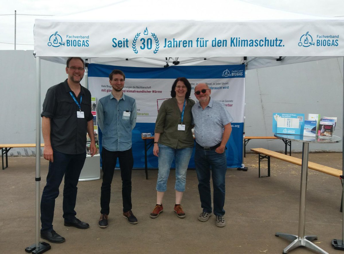 RauhStefan's tweet photo. 30 Jahre @FVBiogas: Energiehoffest in Grabsleben. Podiumsdiskussion zu#Biogas https://t.co/ke7meohGQY