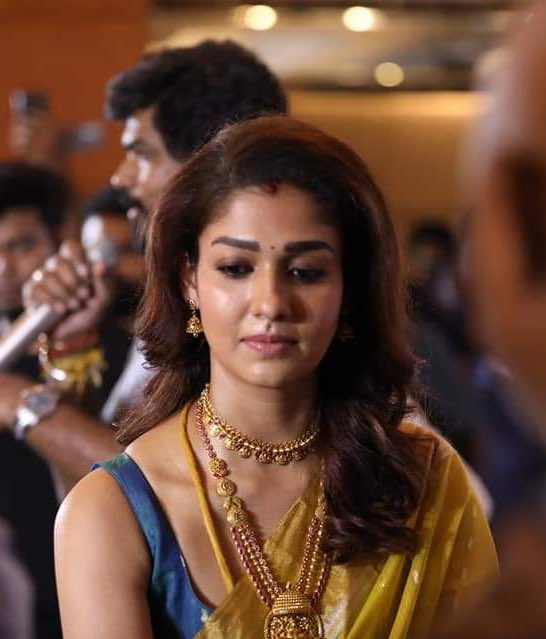 The craze for the Empress never ends😌🙇🏽‍♂️🤌🏽
#LadySuperstar #Nayanthara #WikkiNayanWedding