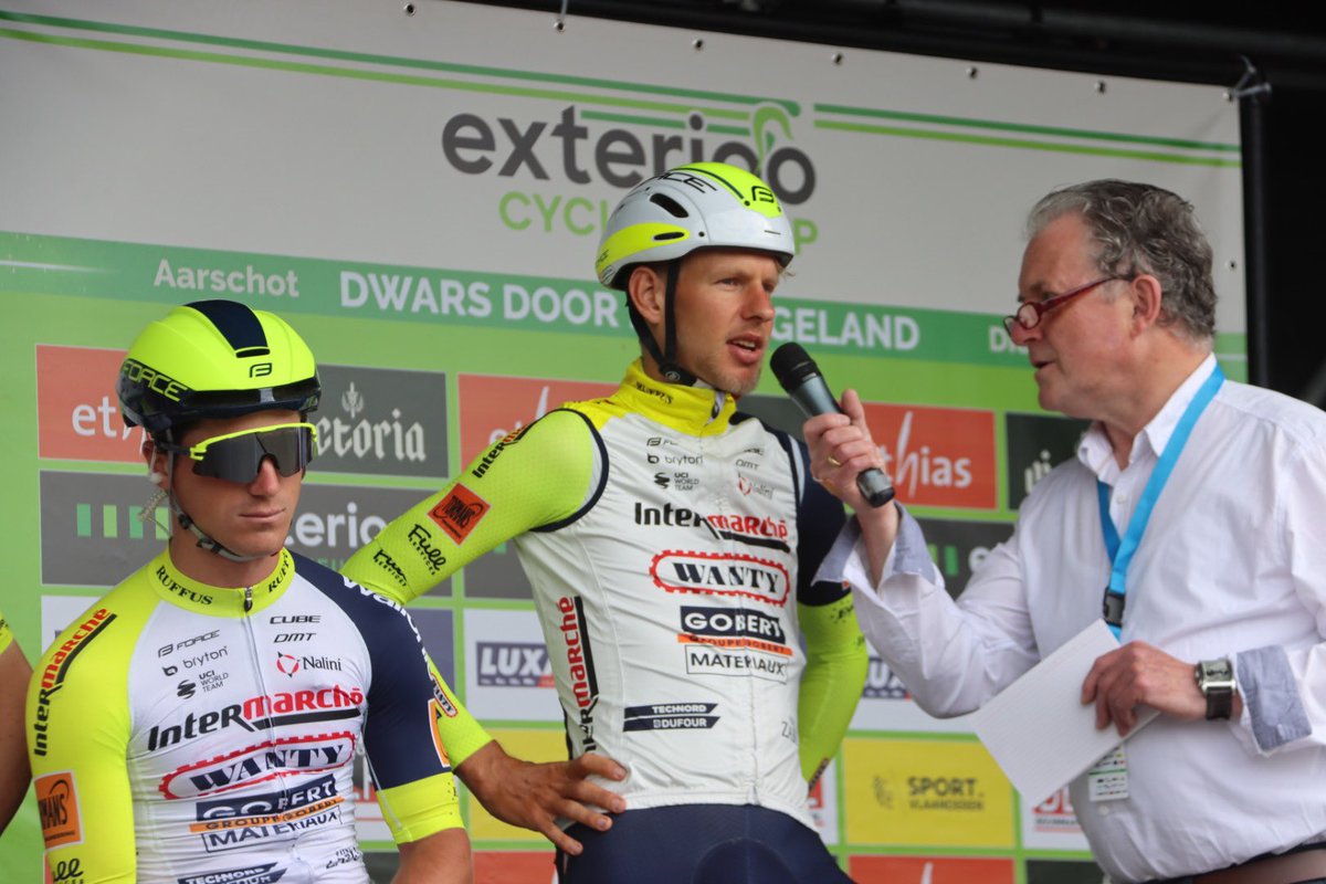 📷 Snapshots at the start

#dwarsdoorhethageland 
#exterioocyclingcup