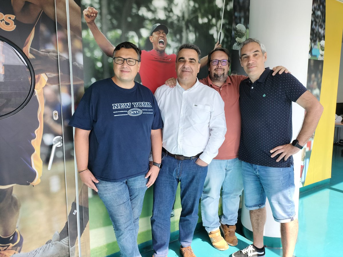 Postais dos 90 tweet media