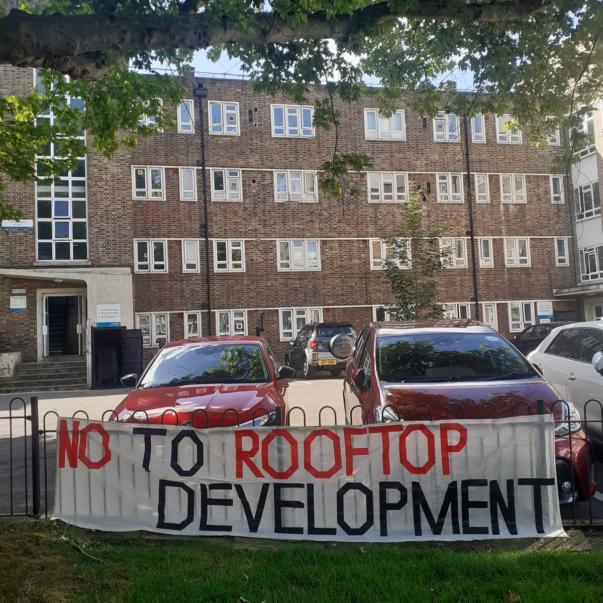 Nice to see the banners going up at @savenunhead 💪