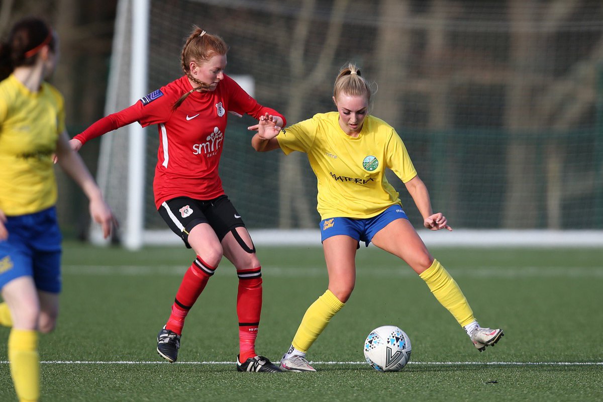 AscotUnitedFC's tweet photo. An amazing night last night for the ladies section 💛💙

Well done to all of the winners, its been an exceptional year for @AscotLadiesFC @AscotLadiesRes and @AscotFc .

Ladies and girls football thriving at Ascot United 👊⚽️

#WeAreAscot💛💙 https://t.co/wcHqWUKGjb