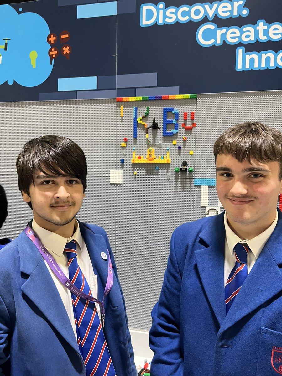 chilli_kd's tweet photo. @FLLUK Graffiti Wall ✅. Two happy members from #KingdomofBarthania #FIRSTLEGOLEAGUE #FLLUK #FLLSCOTLAND #CargoConnect https://t.co/DgeH00NVUq