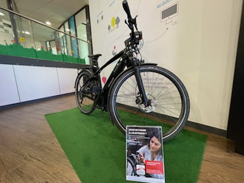 Une agence en mode #financedurable ! Nous proposons à nos clients des solutions de financement avantageuses pour les véhicules verts ainsi que les vélos électriques, pratique à Angoulême quand ça monte 😉