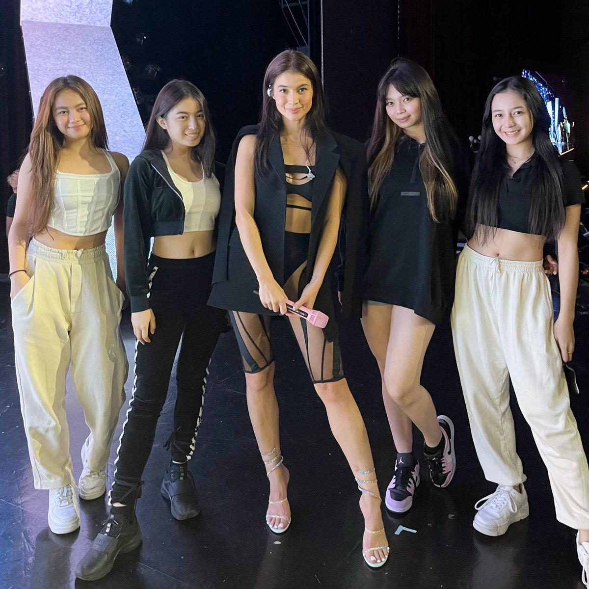 official_litz's tweet photo. We’re all excited for tonight!

LITZ with the one and only @annecurtissmith during rehearsals. 😊✨

LITZ ON LUVANNE CONCERT #LITZ https://t.co/DOYJzqC7kB