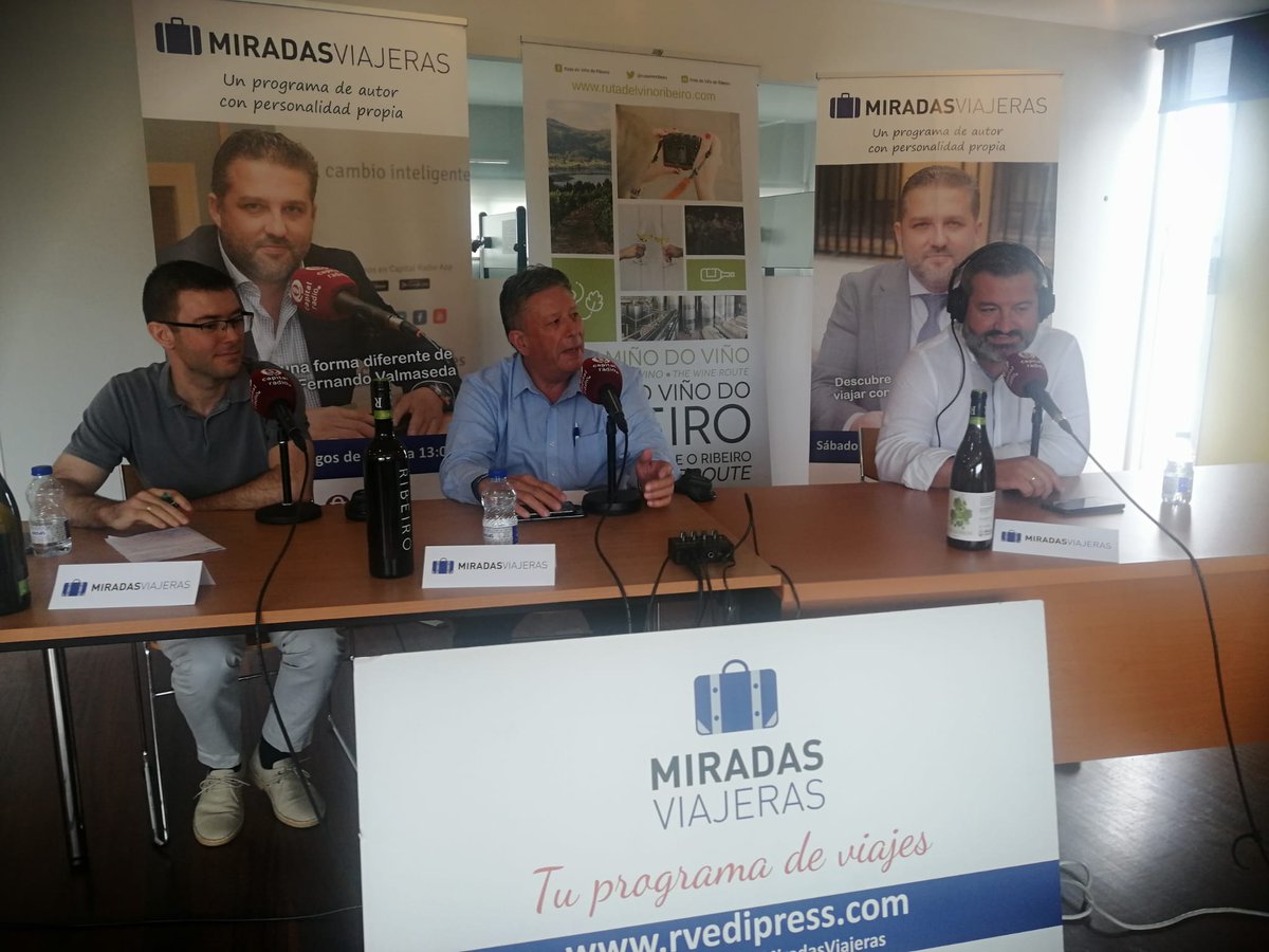 MiradasViajeras's tweet photo. 📻 #MVRadioT7x35 #MVenRibeiro

@FerValmaseda recibe a:
#FernandoRedondo, Alcalde de #SanAmaro
#JoséManuelRodríguez Lamas, Alcalde de #Cenlle
#IñigoAtapuerca, del grupo #Candar
#RebecaPonte, #RibeiroLandArt

@TurGalicia @RutaVinoRibeiro
👇@CAPITALRADIOB
https://t.co/laaal710Pn https://t.co/TD6U4sVJGi