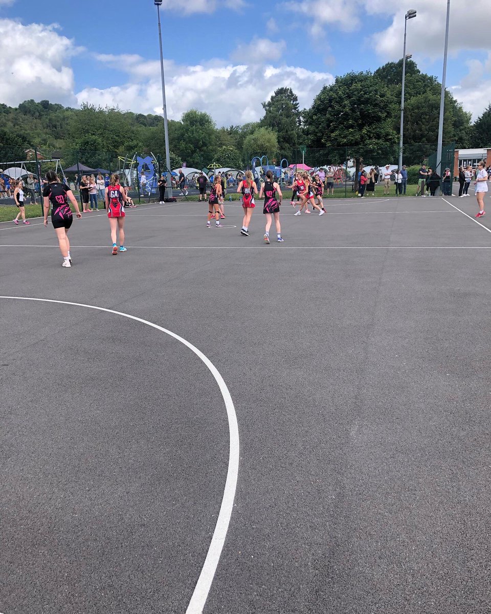 NetballTrinity's tweet image. Lunch time for the girls!! Great finish to the morning for the U16’s with a great win👏👏 The U14’s got a point for halving the score but had a fantastic match. Good luck for the afternoon. #sports #netball #southregional