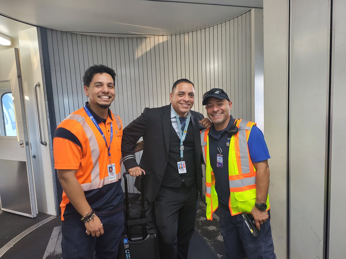 It runs in the family. My cousin from Stores, my brother from in-flight and me AO-Ramp-Lead. All working the same flight, 3 Diff departments..#mcoaiport #unitedAIRLINES #family #aosafetyual We all working together to get this flight safety out.