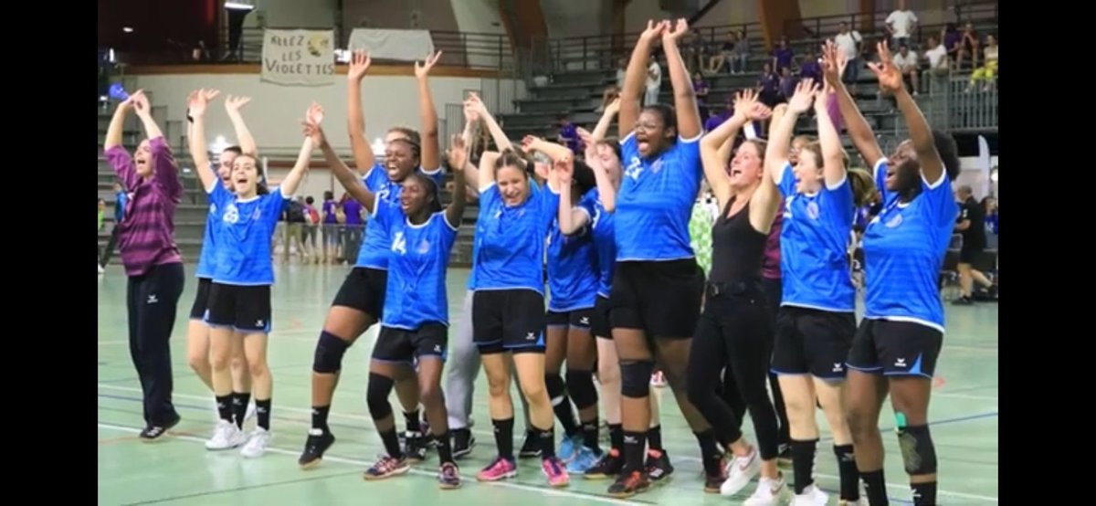 CHAMPIONNES DE FRANCE ! Victoire des U17 du Paris Galaxy 
Bègles puis Metz en finale : superbe exploit pour l'entente entre le PUC, le PSC, le stade Français et Finances !
Mention spéciale aux Pucistes : Elona BELLER TOLVE, Julie BORDET, Agnes MENDES, Iris MERAD et Aicha TOURE.