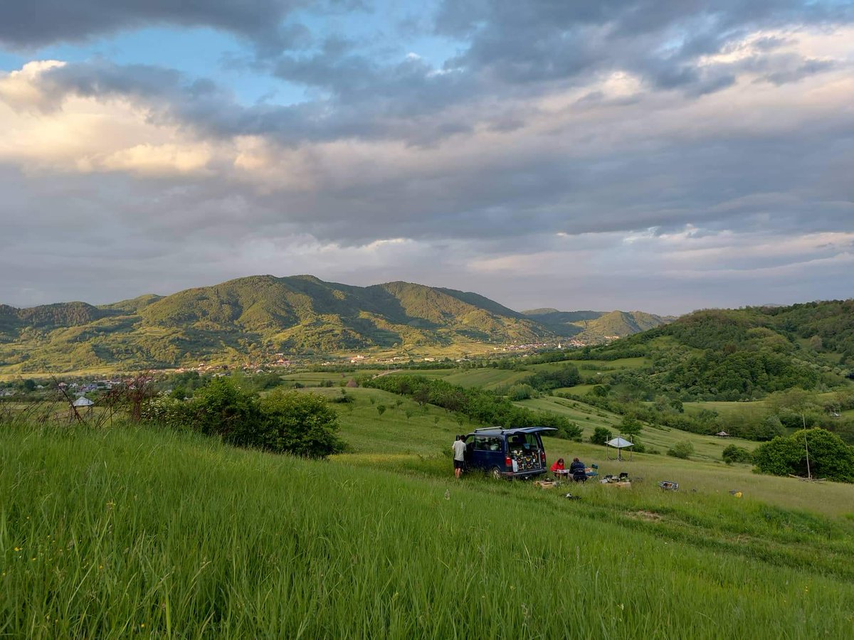VojtechBrlik's tweet photo. Transfer through #Carpathians in #Romania. ๐ท๐ด
We gained a few extra days and spent them in Romanian foothills and mountains. Romania is incredibly diverse country. โค๏ธโฌ๏ธ
Next stop is in Poland. ๐ต๐ฑ
14/n
#ExpeditionGradient #nature #mountains https://t.co/BhCp48HSBm