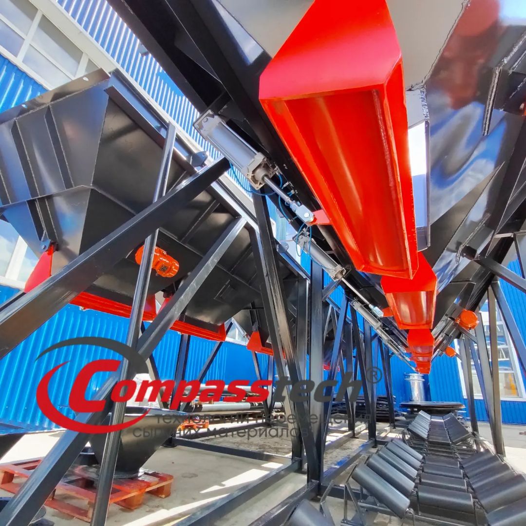 CompassTechRU's tweet image. Бункер инертных материалов Compasstech. Произведён 6-ти секционный бункер инертных материалов с 12-ю челюстными затворами с пневматическим приводом и 20-ти метровый ленточный транспортер! Оборудование выполнено по ТЗ заказчика. #compasstech #оооциркуль  #абз #бсу #бетонныйзавод