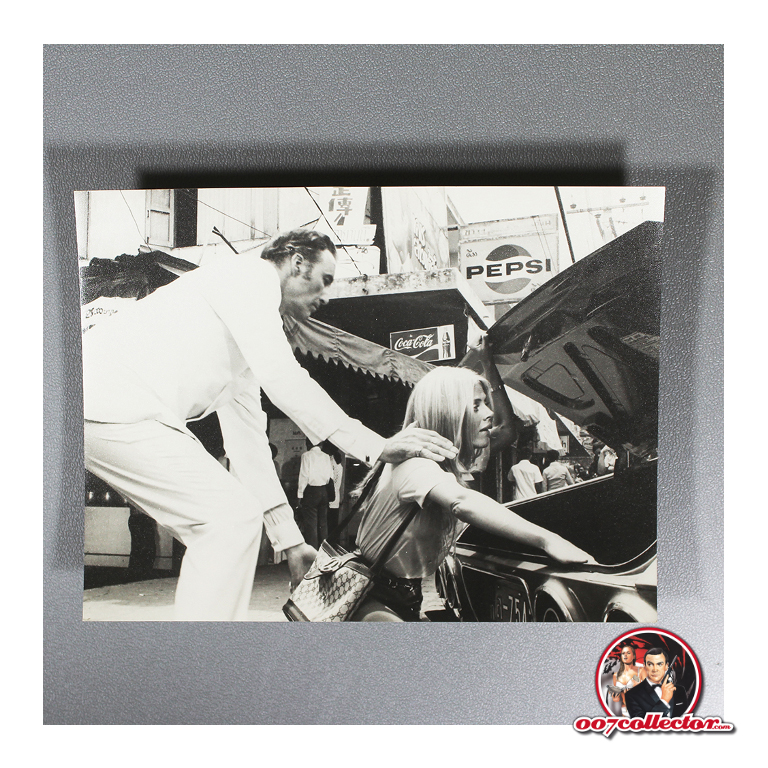 007collector's tweet photo. Not often seen Swiss The Man With The Golden Gun press still published by Unartisco Zurich

#jamesbond #themanwiththegoldengun #christopherlee #brittekland #pressphoto #007collector https://t.co/Ow1xwAXVTg
