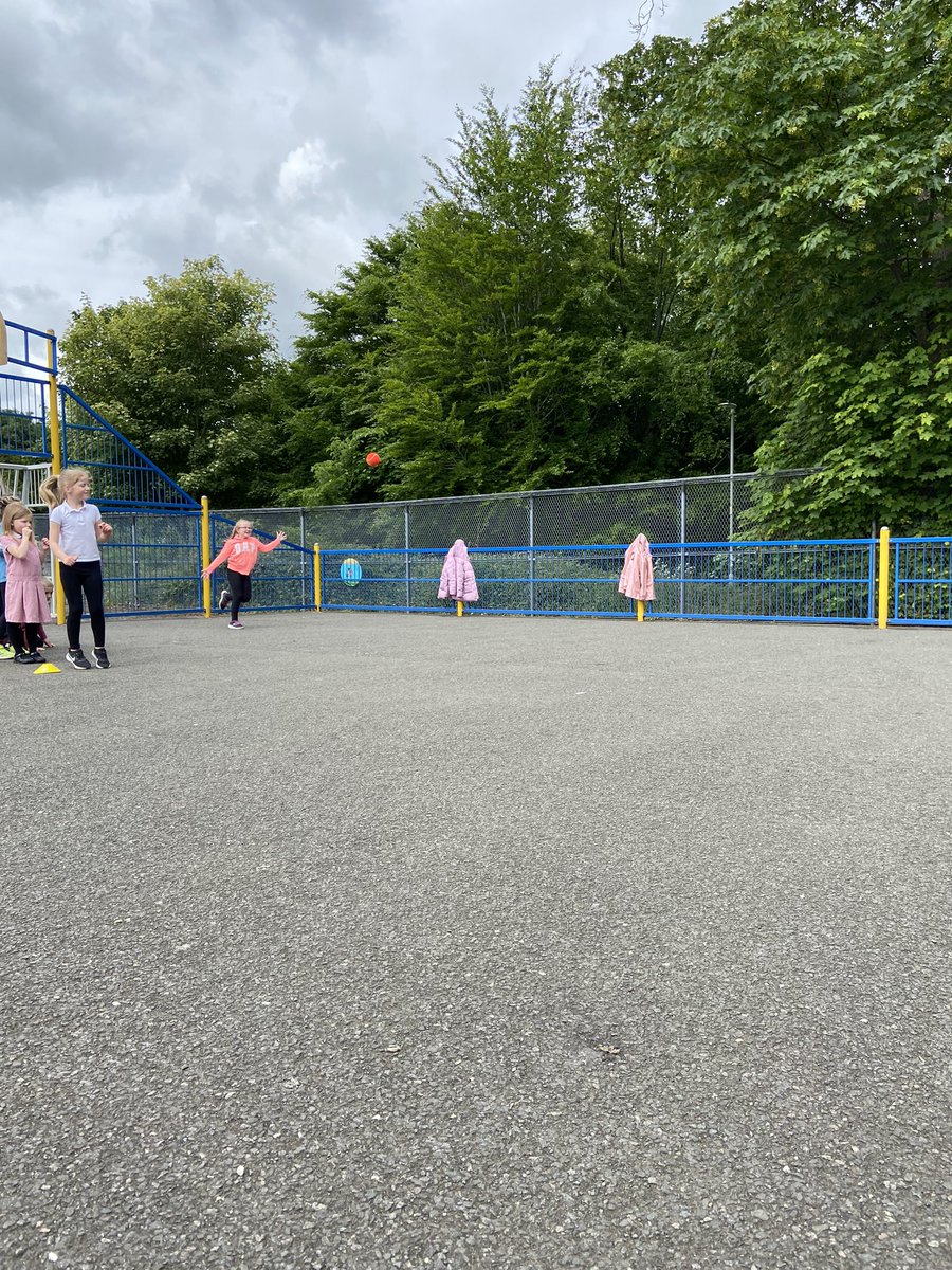MissShawWPS's tweet photo. Another exciting cricket session! Thanks again to @CFVCricket, we had so much fun. 👏🏼🏏 https://t.co/XCoP0CGWsi