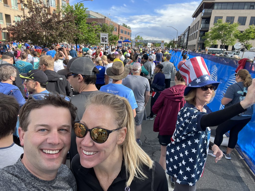 AshtonCBS's tweet photo. Running and remembering.
#ohyesyoucan #BoldNation #BOLDERBoulder #10K https://t.co/3BpnZuYJKr