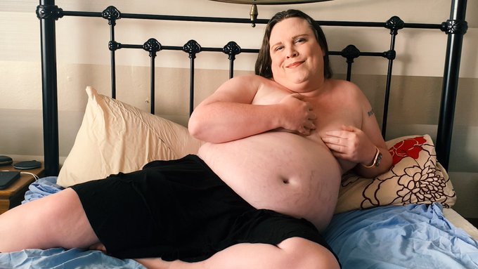 Hey pretties new vid over on https://t.co/t0iWq37BSp and it looks like your boss needs you to get in<a href="/tag/weightgain"class="tags"><span>#weightgain</span></a><a href="/tag/bbwbelly"class="tags"><span>#bbwbelly</span></a><a href="/tag/bigbreastedbeauty"class="tags"><span>#bigbreastedbeauty</span></a><a href="/tag/bbwtrans"class="tags"><span>#bbwtrans</span></a>