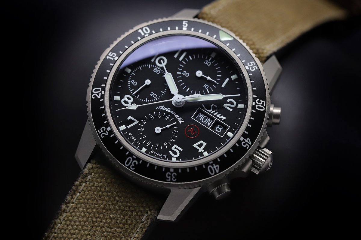 103 Ti Ar - The traditional pilot chronograph.
sinn.de/en/Modell/103_…