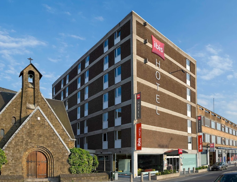 BEATLESDAY's tweet photo. #Mons #beatlesday Promo spécial logement à Ibis Gare pour le Beatles Day du 24 septembre 2022 https://t.co/qo5hyqRz1T https://t.co/7eXHw9g3y8