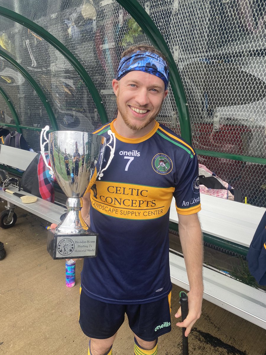 It’s safe to say we had a fun holiday weekend! On Saturday we participated in the @NewYorkGAA’s Novice 7’s tournament, taking home the cup against great competition from Shannon Gaels and Rockland GAA. Na Píoráidí abú!