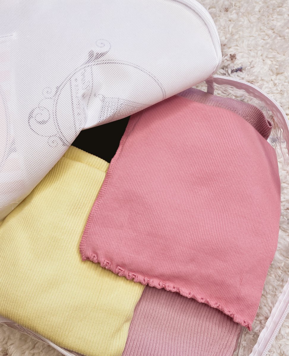 You know, you don't have to be the messy one in the family.
With our Knitwear &amp; T-Shirt Bags, you'll know where everything is with their handy clear windows. They are perfect for putting your summer items in place! #totalwardrobecare #clothesmoth #naturalmothproducts