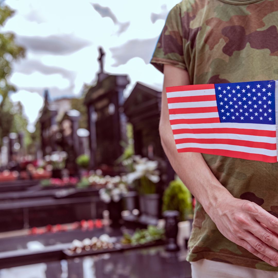 Triangle_Train's tweet photo. Railways have been used by the military since 1848 to transport soldiers or equipment. Today and every day we honor and thank our soldiers for their ultimate sacrifice.
#memorialday #honor #veterans #service #newhopevalleyrailway #triangletrain #trains #nctrains #bonsalnc #ncrm https://t.co/O6tRrThnMA