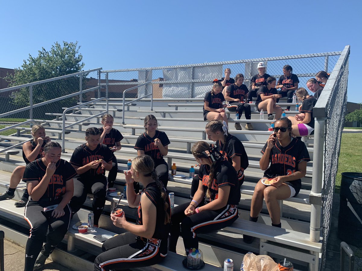 rylesoftball's tweet photo. Team breakfast and warmups. Lets GO!!!
Game time is 1:30 at NDA! Come help us fill the stands!
@MattRShafer @RyleAthletics @RyleSection @Ryle_Baseball https://t.co/aHxB5gCWcc