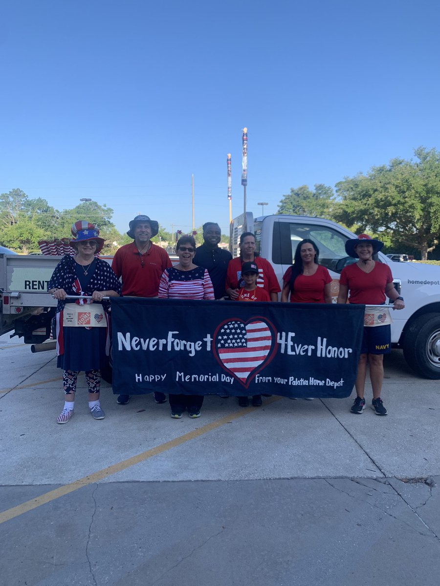 Fantastic way to kick off the Memorial Day Morning! 8531 associates, ASM, families walking in our town parade! It’s about community! #itsourtowntoo #celebrateandparticipate @karikwallace <a href="/AmandaKincadeSE/">Amanda Kincade</a> <a href="/RickGTHD/">RickGTHD</a> <a href="/LisaFerence/">Lisa Ference</a>