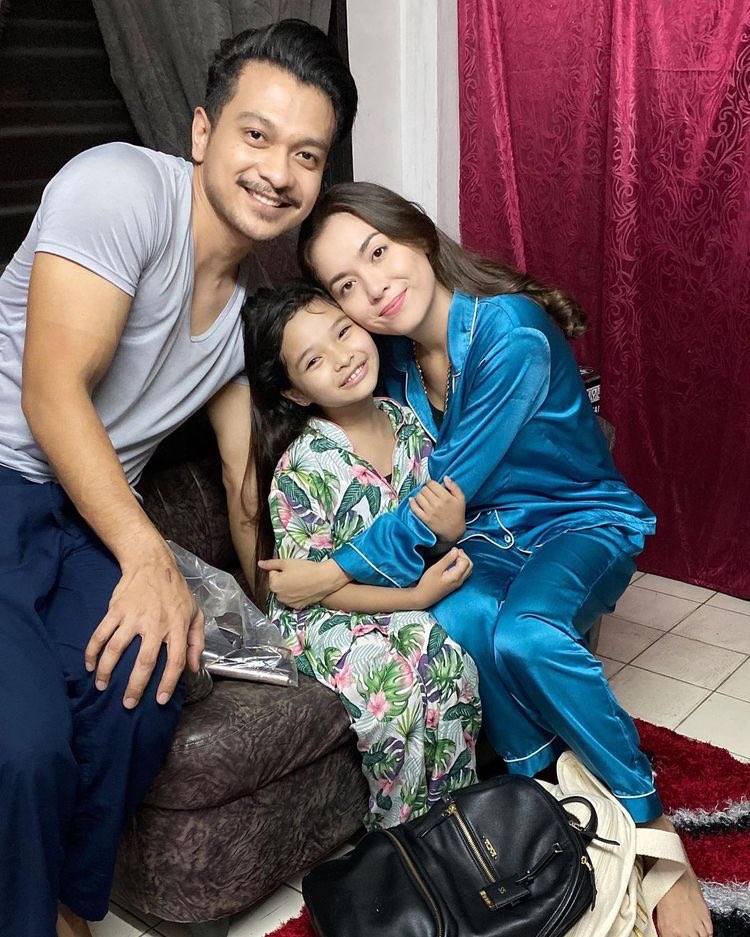 mcw_forever_'s tweet photo. The best onscreen family I’ve ever wish for 😍! gnite #7harimencintaiku3  #FlowerOfEvil https://t.co/YTNqEJl7qB