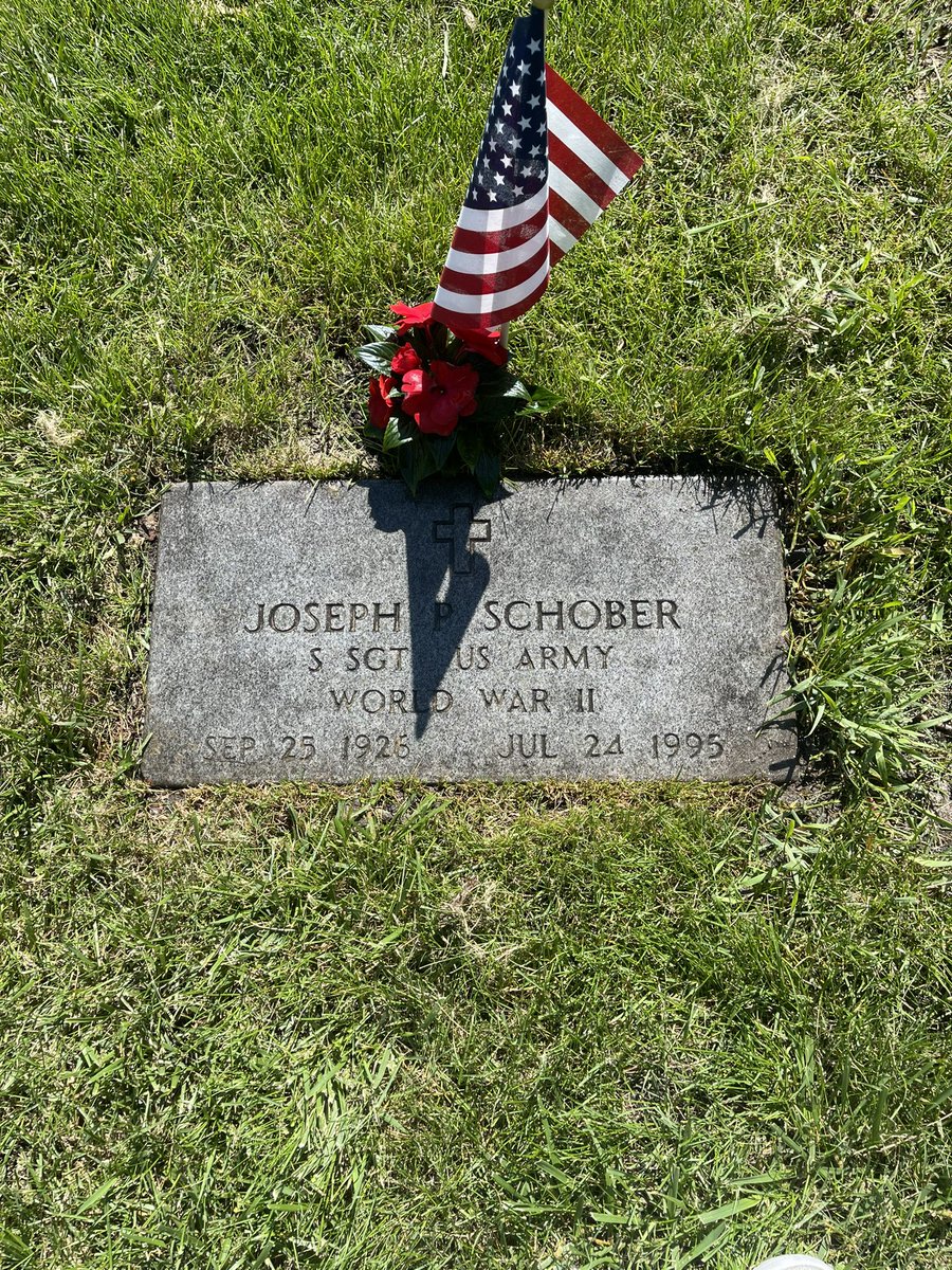 bagofdonut33's tweet photo. We may not know them all but we owe them all! #MemorialDay https://t.co/QoC0fYR9Zm