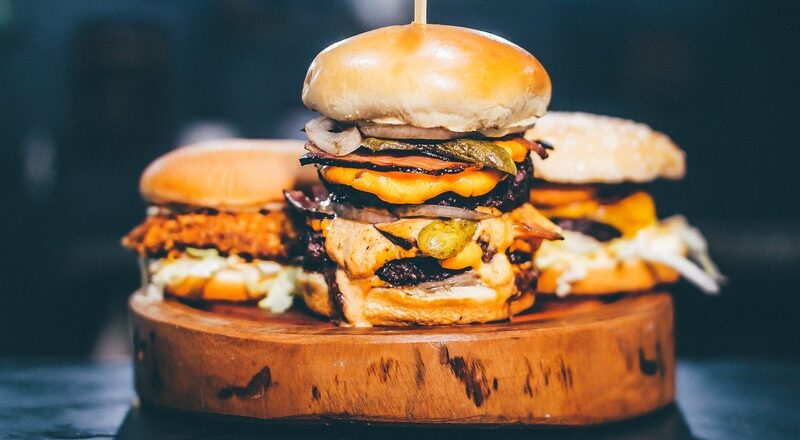 #Business della #CarneFinta🧫 🥩
Il mercato delle #proteine alternative vale 290 miliardi di dollari ed è in rapida crescita 📈
Ma il loro consumo aiuta davvero l'#ambiente?🤔
👇🏻carnisostenibili.it/il-grande-busi…