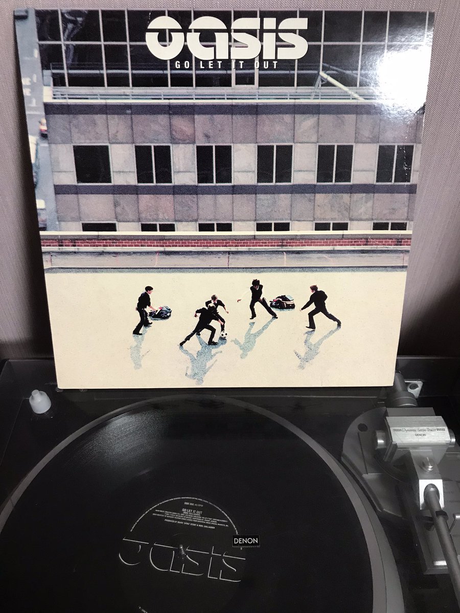 akhrTsu4's tweet image. 誕生日で思い出したけど、昨日はノエルの誕生日だった。

網走のハードオフが、今のGEOにあった頃に見つけて飛びついた一枚。

#oasis
#GoLetItOut