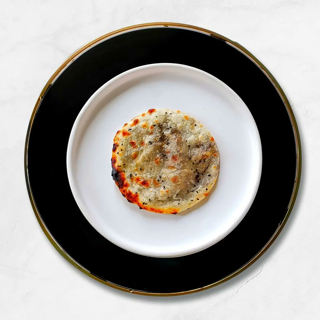 Indian_Accent's tweet image. Putting the spotlight on our sides today. Featured here are the butter chicken kulcha, dry fenugreek butter and wild mushroom kulcha, truffle oil drizzle  from the Indian Accent #breadbar
#inventiveindian #delhi