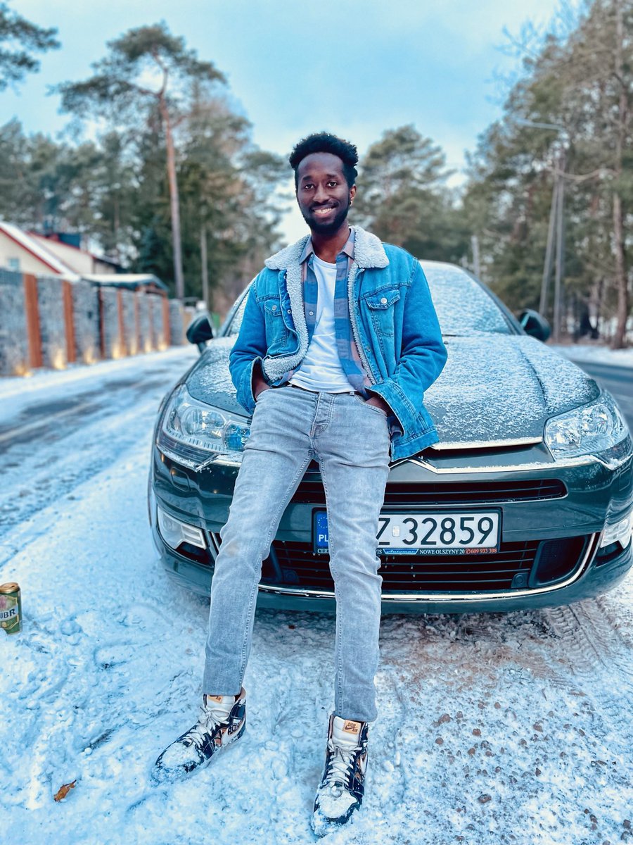 FelixUriho's tweet photo. Kuri iyi Sabukuru Nziza y‘umuvandimwe Semanza Burise Arumeli, nifuje kumuragiza Imana.

Uhoraho Imana ishobora byose, abinyujije mu mugaragu we @ntamiyaga, akugayagaze by’agahebuzo knd akomeze kuguhundagazaho iNtege ze ube imbata y’ibisindisha none n’ubu n’iteka ryose. Amen🍻🙏🏾 https://t.co/3JFNBFdWqv