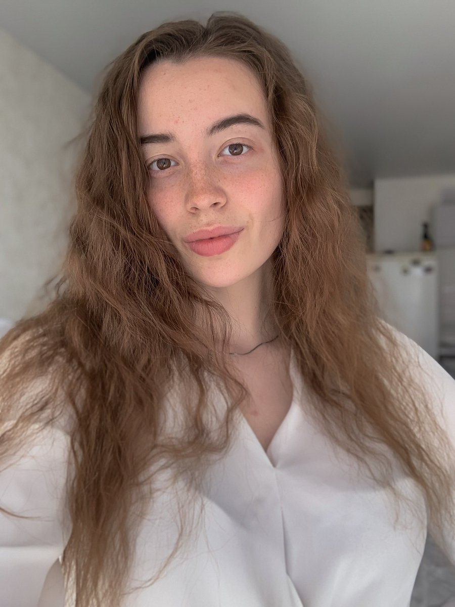 art_aliicee's tweet photo. Good morning to all❤️
I missed you so much😍 finally the session is over, the practice defense is left and I'm free😍 we have warm weather today for the first time) walked down the street and the feeling that my face was burned😅🤔 and how is the weather with you?
#NFTfamily #NFT https://t.co/9yTuT0lCLO