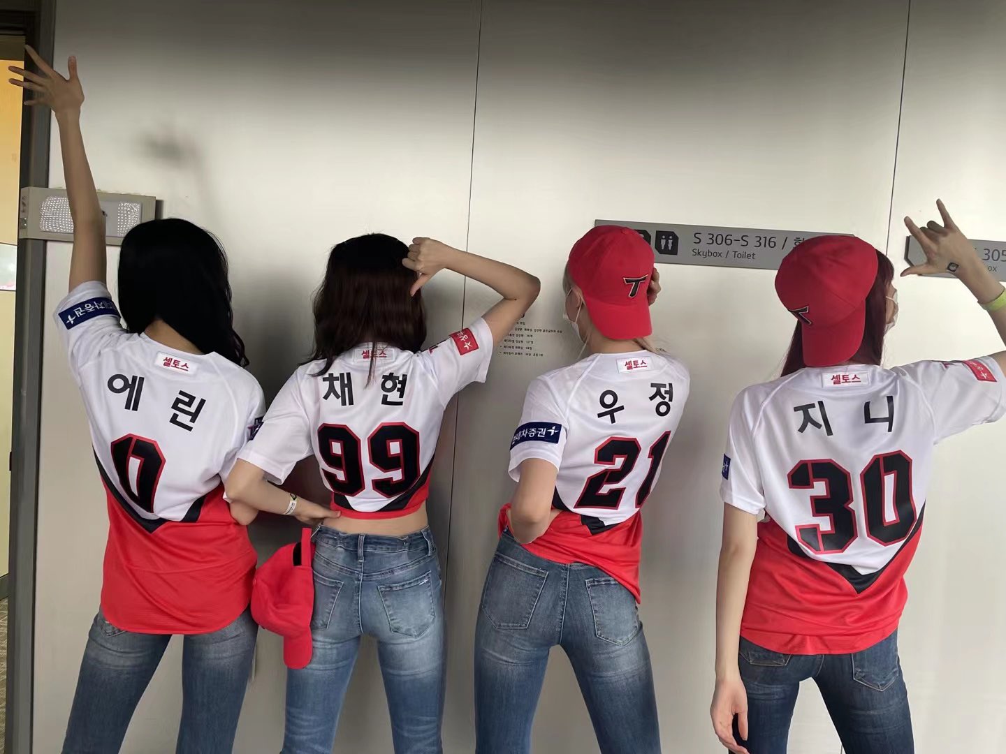 FUABZ8wagAAe3IU?format=jpg&name=large