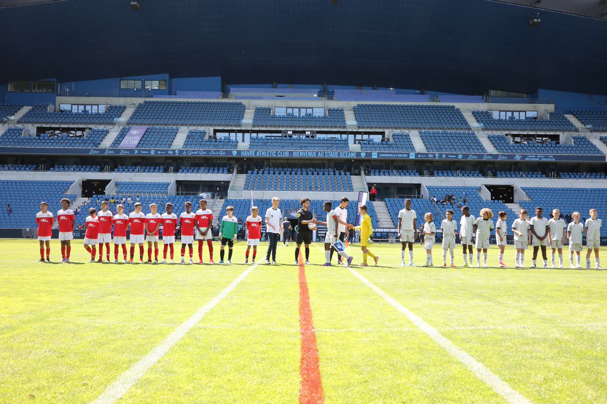 LerondAlexandre's tweet photo. Fin d’un week-end intense avec l’organisation de la première édition de la Havre Athletic Cup U12! 

Un tournoi qui a réuni 12 Équipes Normandes sur le Stade Océane! 

Victoire de nos jeunes du @HAC_Foot 💙 pour cette première édition 🏆⚽️ https://t.co/qr2wObAh94
