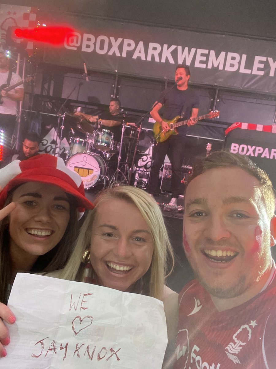JCM1292's tweet photo. @jayknox @BoxparkWembley YOU REDSSS #freedrinksplease #wearepremierleague https://t.co/QshtB7u0CX